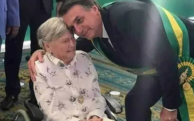 Mãe de Bolsonaro morreu nesta sexta aos 94 anos